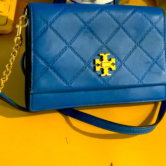 Tory Burch Handbags - Tory Burch small shoulder bag / Pouch